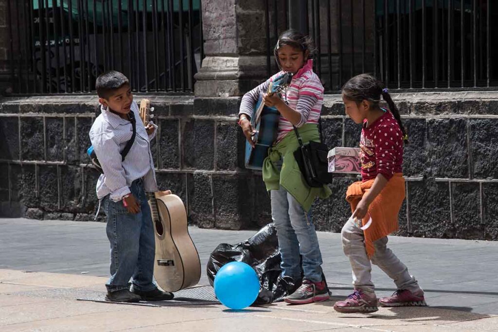Las infancias Gen Alpha enfrentan un contexto lleno de retos y vicisitudes